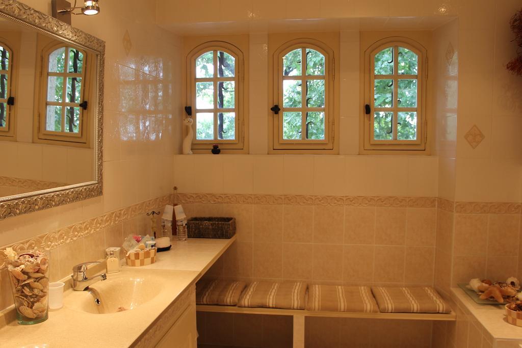 Chambres D'Hotes Le Bois Trinquille Saint-Viance Room photo